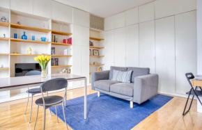 JOIVY Vibrant studio with balcony